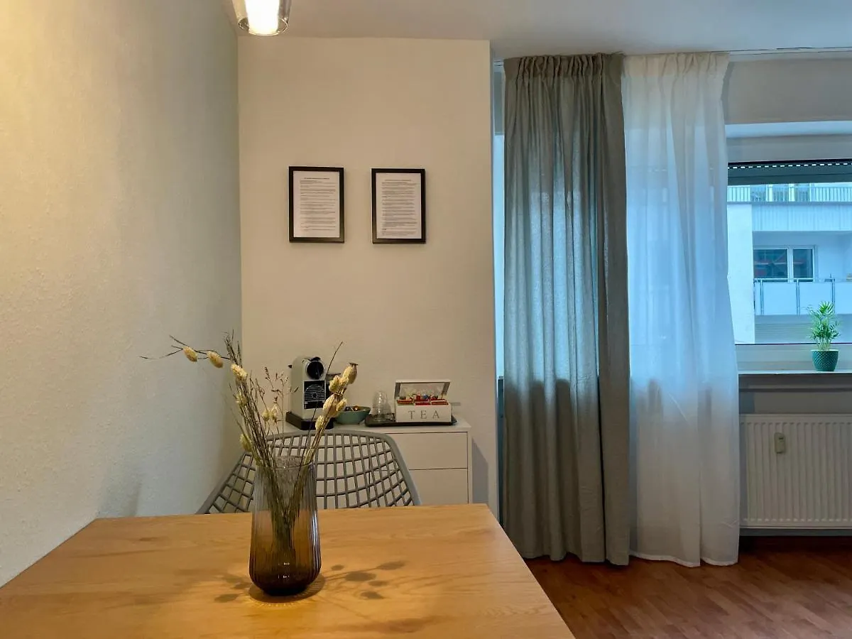 Apartment: Stylish Neues Studio+Kueche+Netflix 0*, Stuttgart Germany